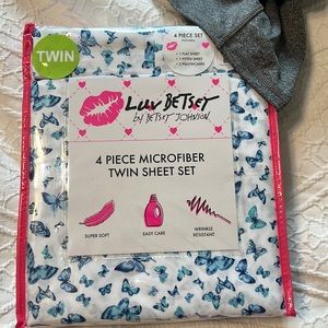 Twin sheets by Betsy Johnson NWT Butterfly print